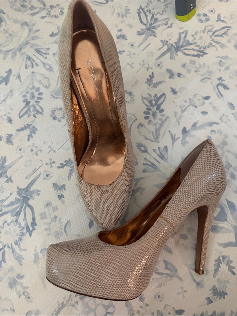 BCBG Beige Textured Platform High Heel Pumps Size 7.5